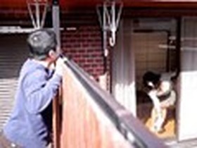 静かなる隣人〜狙われた爆乳爆尻美人妻！ 「イツモ、アンタヲ、ミテイル…ヤラせろ、そのエロい女体オレにヤラせろ！！」 折原ゆかり サンプル動画サムネイル